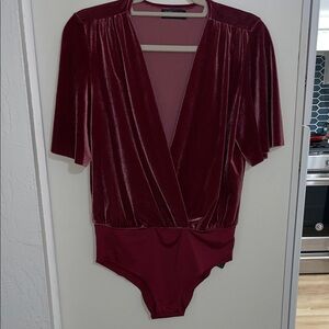 Zara Women's Burgundy Velvet Short Sleeve Bodysuit Plunging V-Neck S